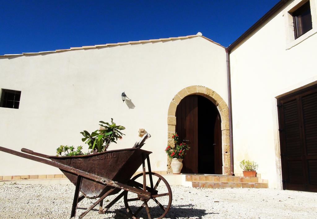 Bed and Breakfast L'Antico Trappeto Noto Exterior foto