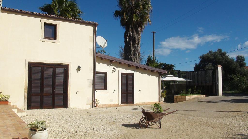 Bed and Breakfast L'Antico Trappeto Noto Exterior foto
